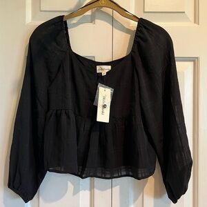 NWT🖤 FRANCHESCAS Girls Line - Black, Long Sleeve , Lined, Crop Blouse